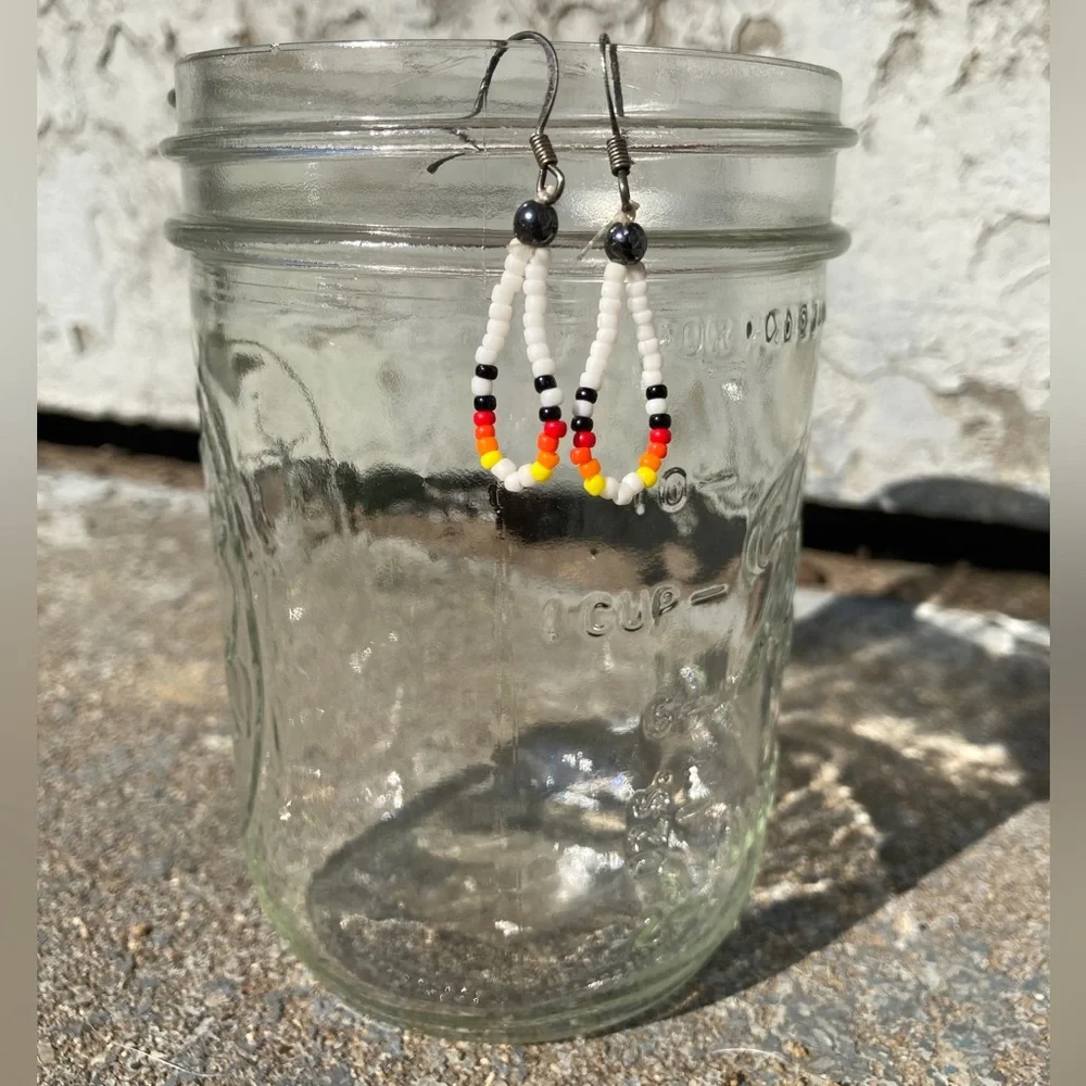 Handmade Native American Seed Bead Dangle Drop Earrings Pierced Ears - Picture 2 of 2